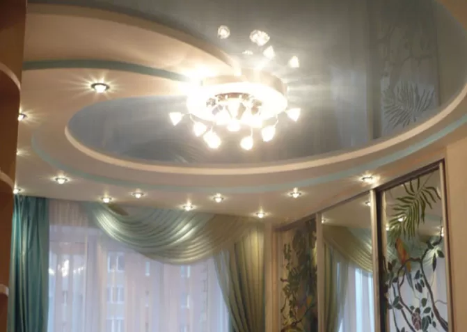 Комбинированные натяжные потолки